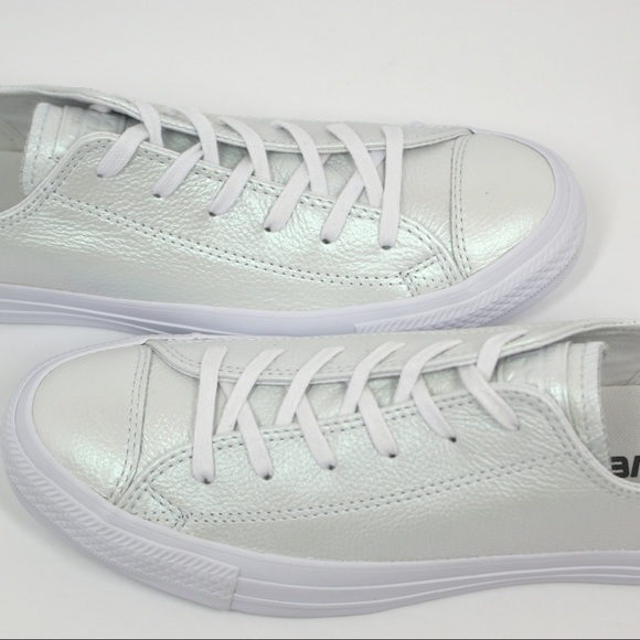 converse iridescent low top